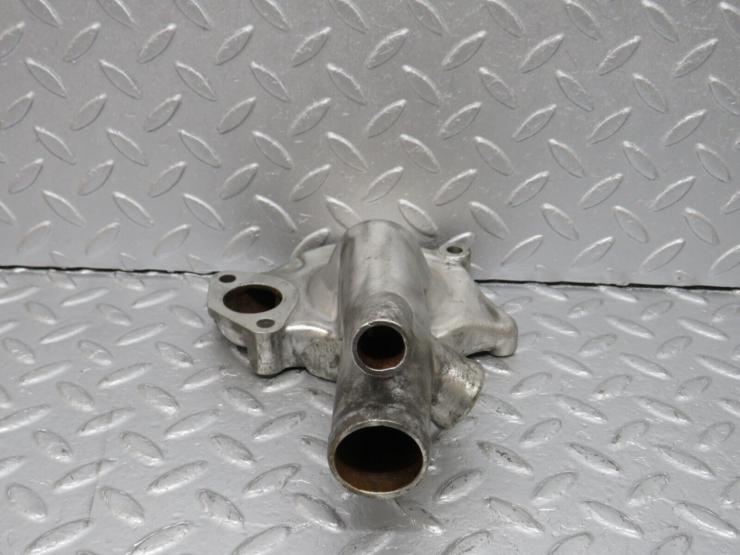 40227 Mercedes-Benz W110 230 Water Pump Housing 1272010701