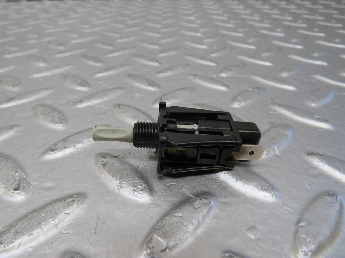 25683 Mercedes-Benz W124 280E Door Contact Switch 2018202110