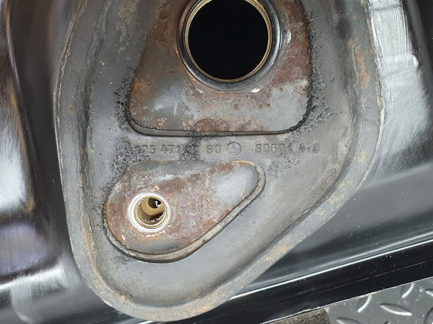 43854 Mercedes-Benz C126 380SEC Coupe Fuel Tank