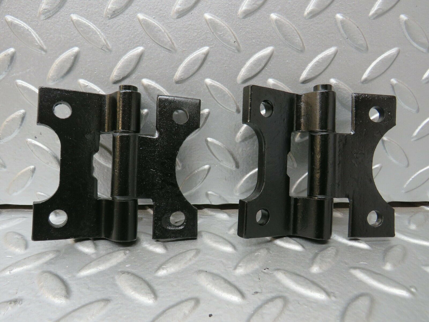 23890 Mercedes-Benz C107 450SLC Coupe Door Hinge Left Pair