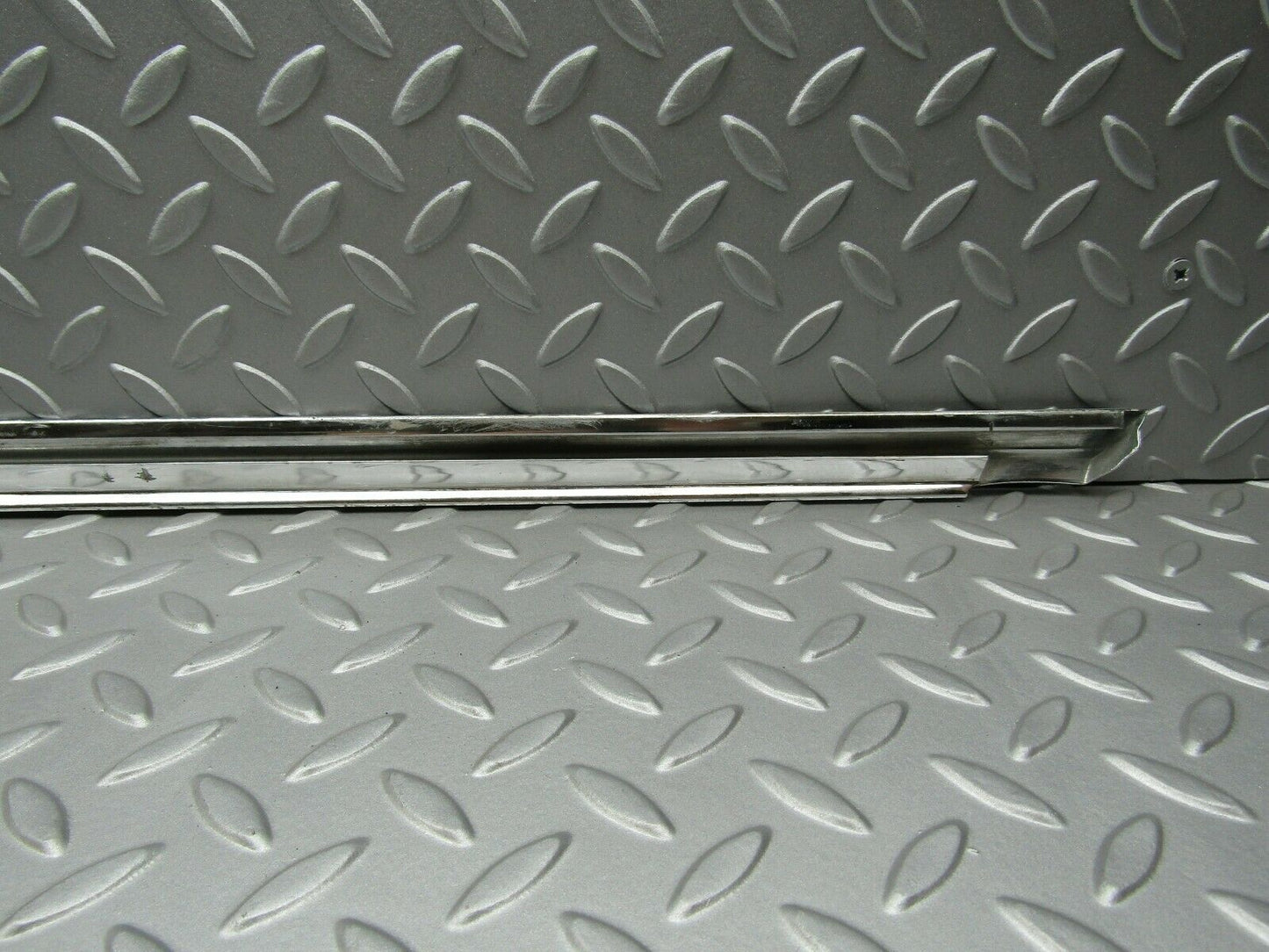 3317 Mercedes-Benz W108 280SE Front Left Door Chrome Moulding Trim