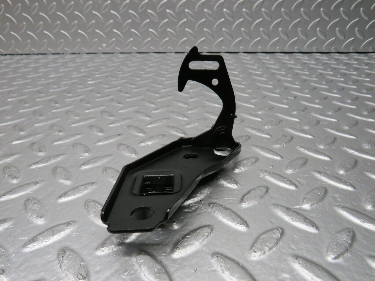 31456 Mercedes-Benz S124 220TE Wagon Bonnet Release Latch 1248800360