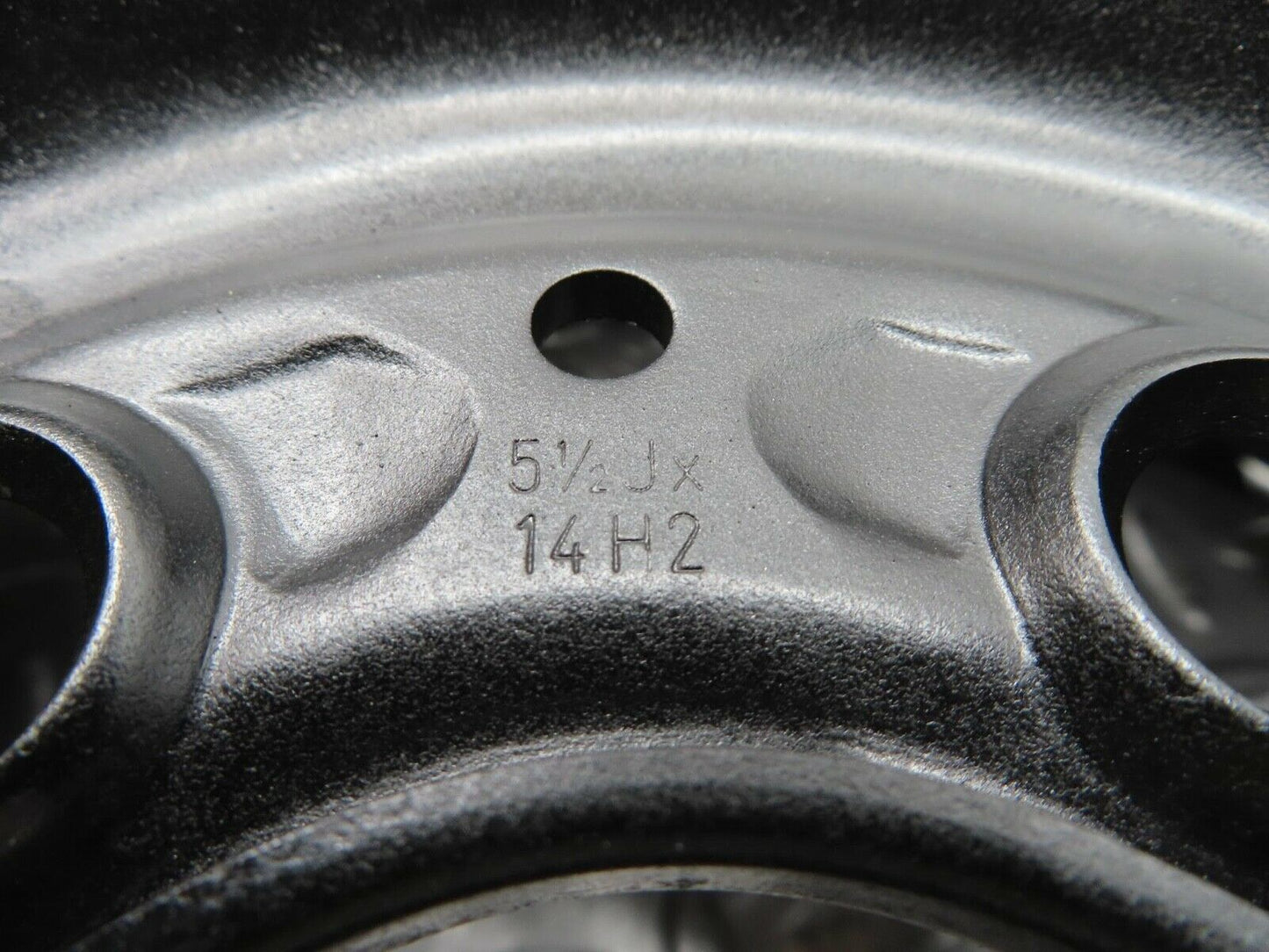 13324 Mercedes-Benz Steel Wheel 5.5Jx14H2 ET30 5x112 1234000302