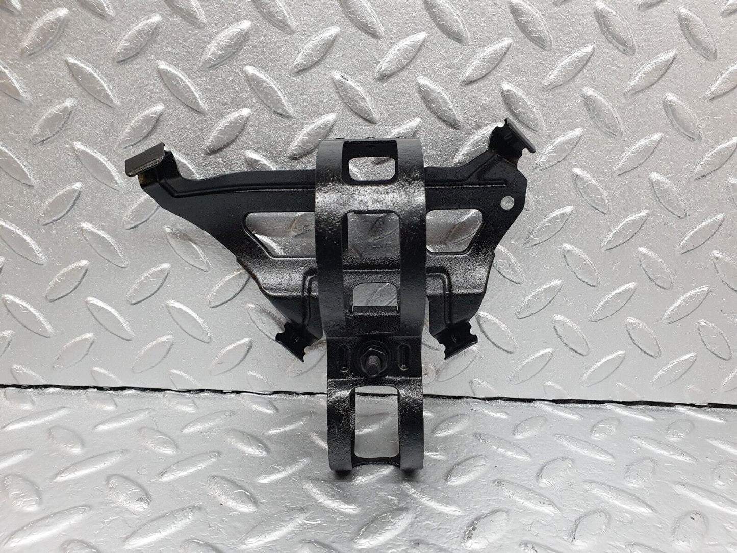 42064 Mercedes-Benz W202 C200 Fuel Pump Fuel Filter Holder Bracket