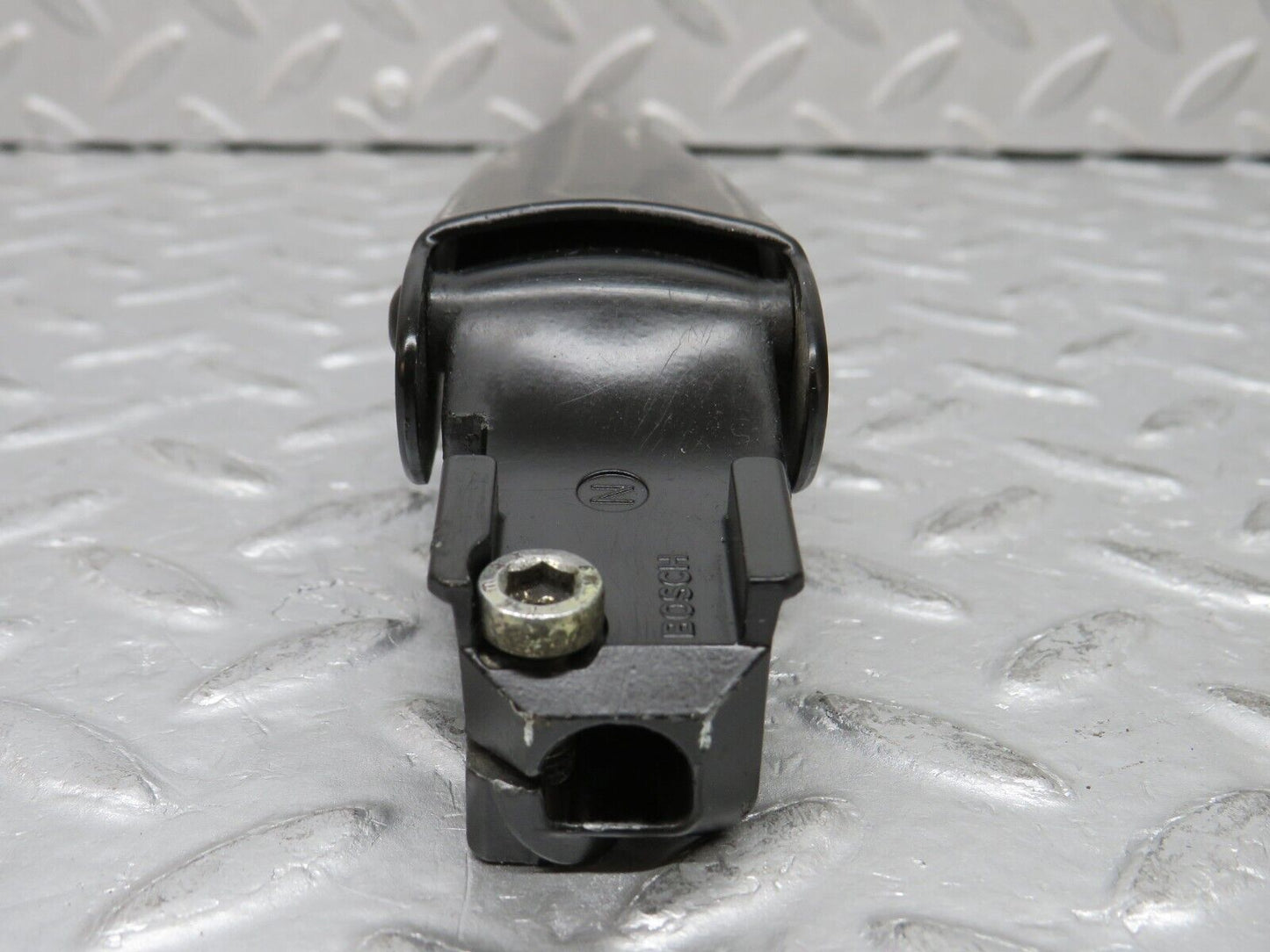37866 Mercedes-Benz A124 320E Cabriolet Wiper Arm Bosch