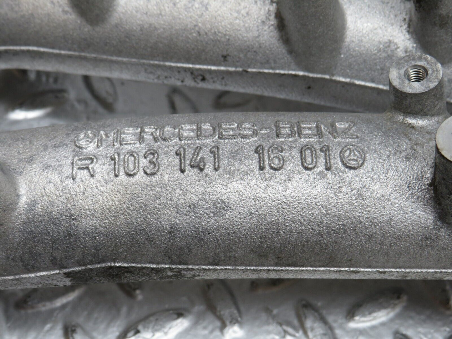 34207 Mercedes-Benz W124 260E Intake Manifold 1031411601