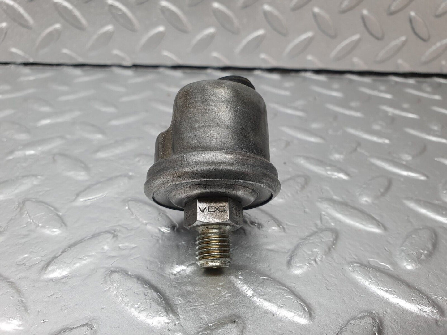 42546 Mercedes-Benz R129 320SL Coupe Oil Pressure Sensor VDO 0065429417