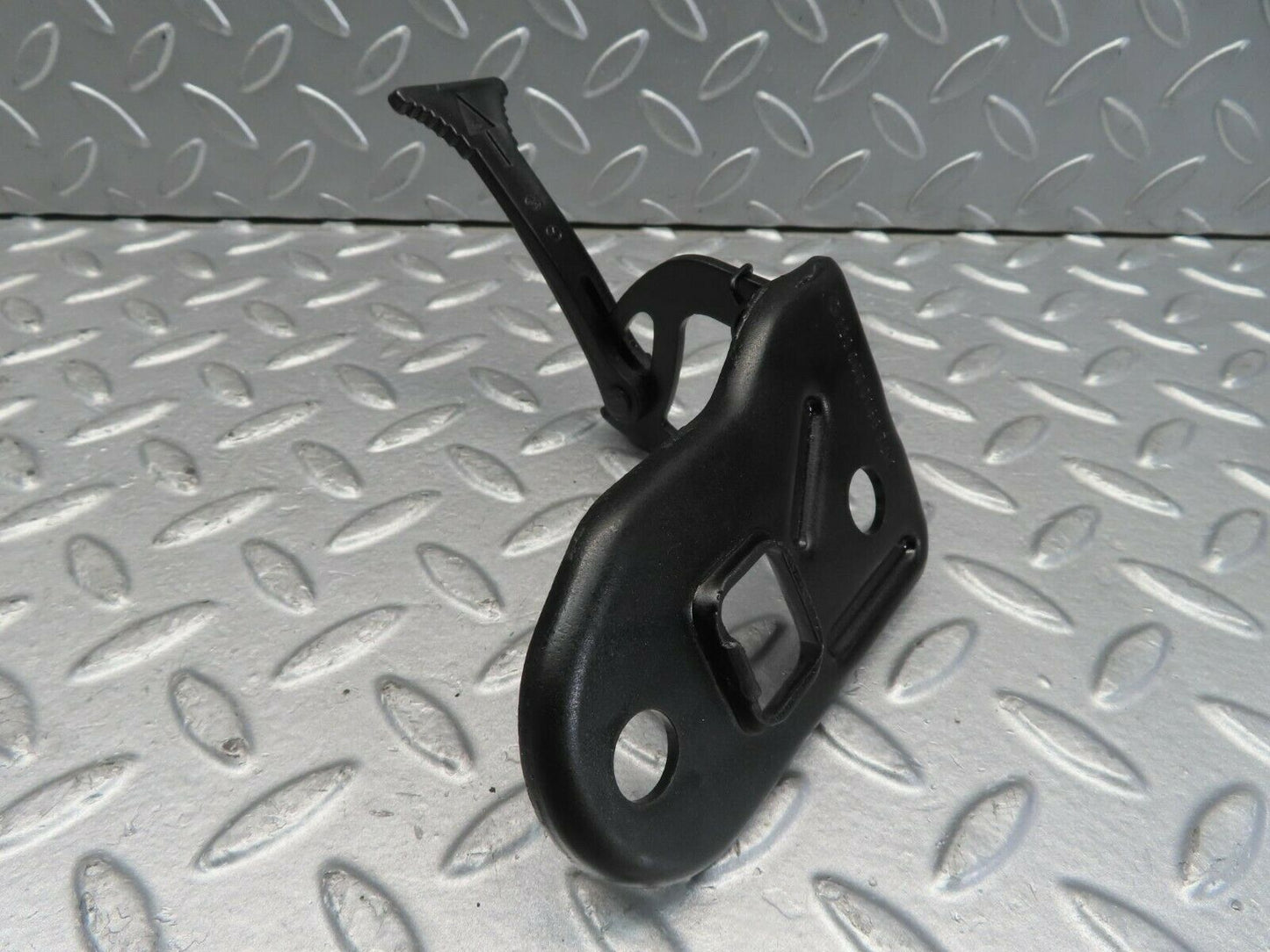 11555 Mercedes-Benz C123 230CE Coupe Bonnet Safety Latch