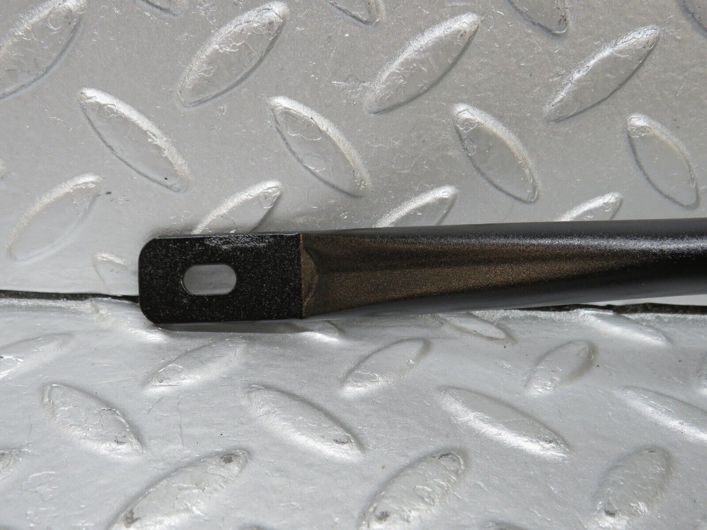 36140 Mercedes-Benz W126 420SE Horn Bracket Horn Holder
