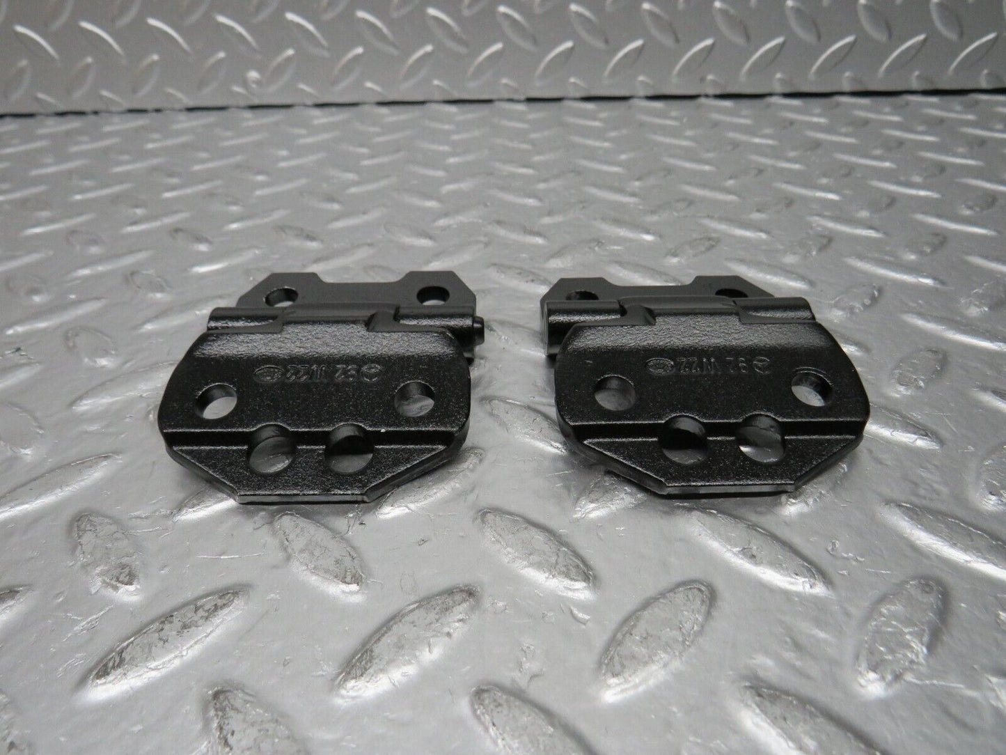 30391 Mercedes-Benz W124 230E Right Door Hinge Pair