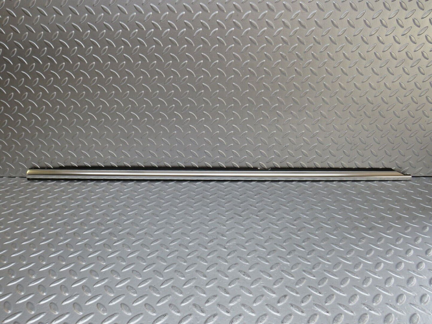35262 Mercedes-Benz W221 Rear Left Door Window Chrome Trim