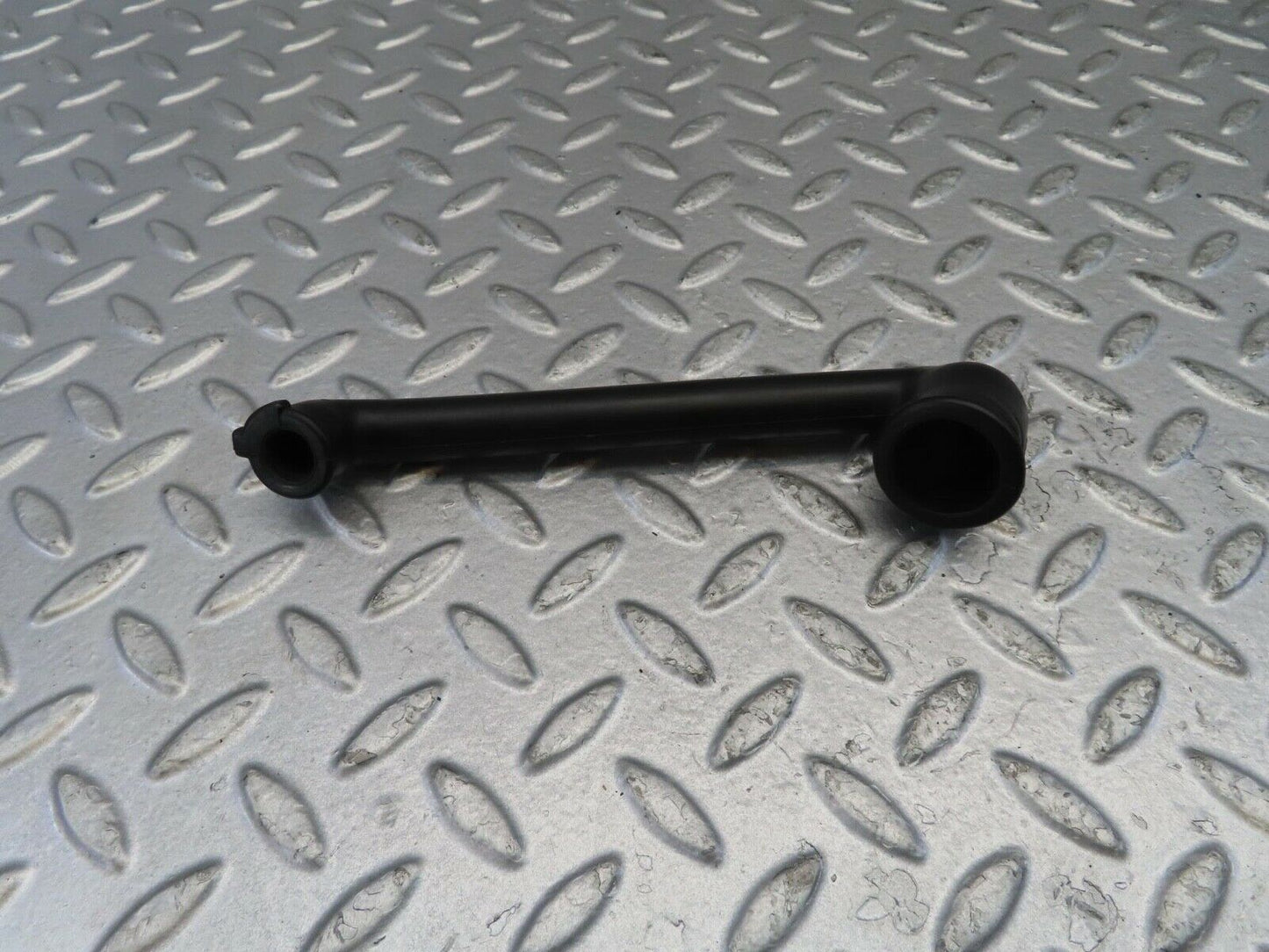 11019 Mercedes-Benz R107 W116 Air Hose For Valve Cover 1160940591