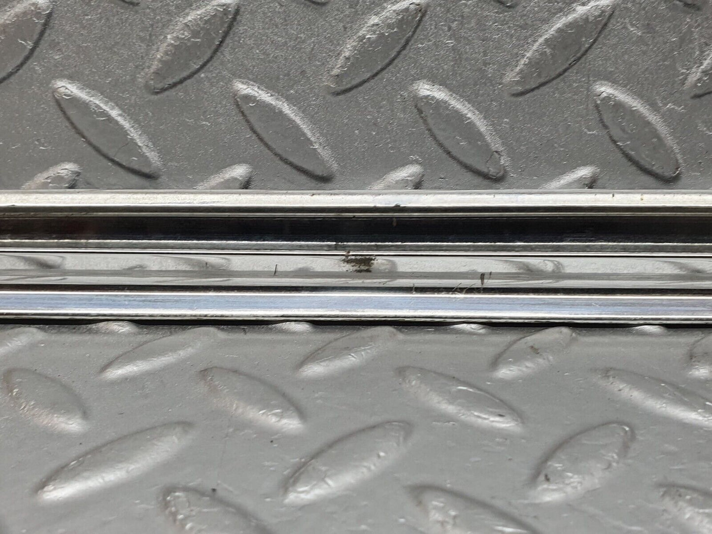 41188 Mercedes-Benz W126 300SE Rear Left Door Chrome Moulding Trim