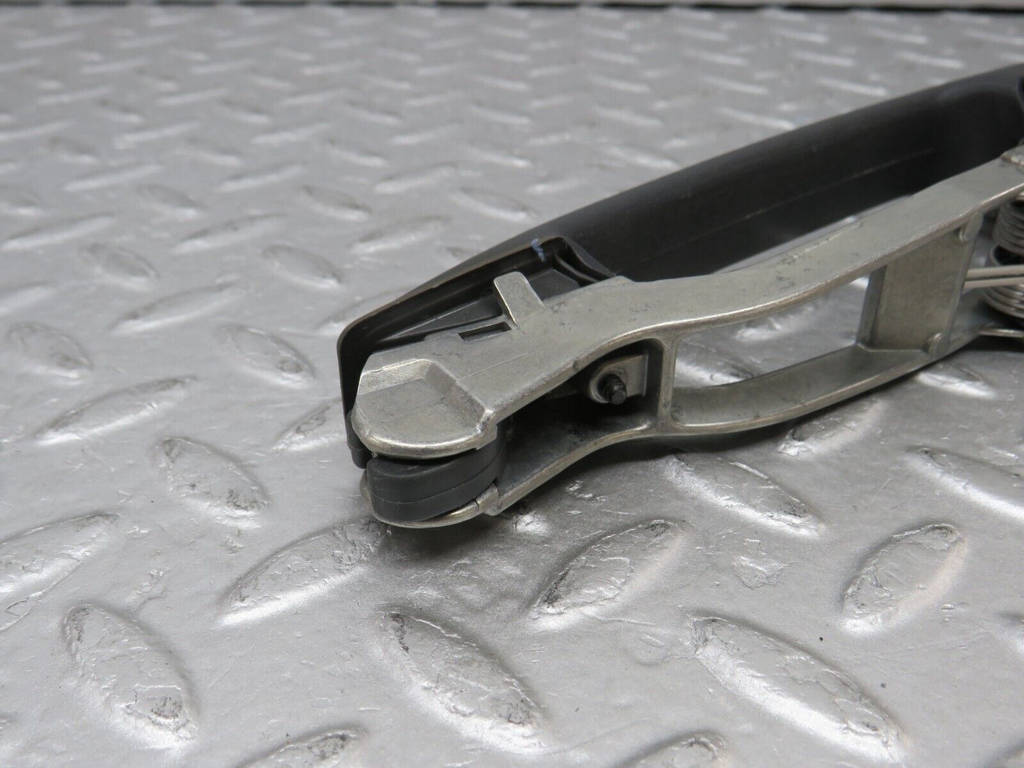 36629 Mercedes-Benz W201 190E 2.0L Exterior Door Handle Rear Right