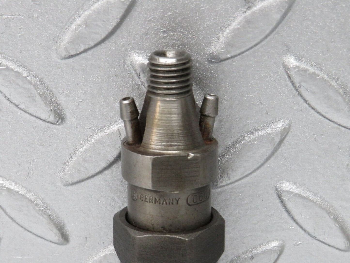 35891 Mercedes-Benz 240D OM616.912 Diesel Fuel Injector Bosch KCA30S35/4