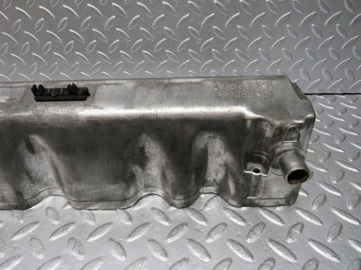 32963 Mercedes-Benz C107 R107 450 Cylinder Head Valve Cover Right 1160163305