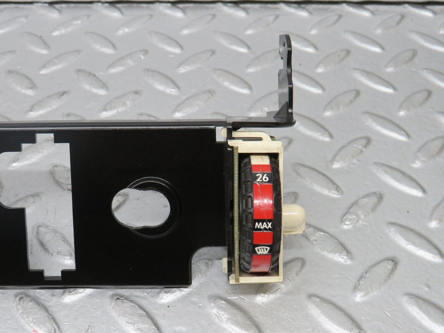 36101 Mercedes-Benz W126 420SE Heater Control Switch & Bracket 1268330014 1268200103 1268200203