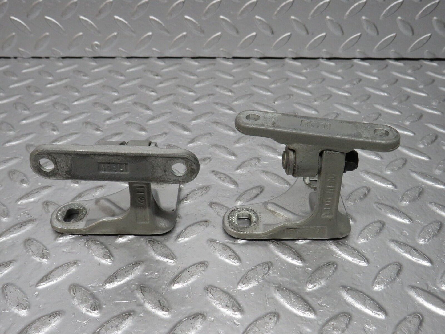 32278 Mercedes-Benz W220 S430 Front Left Door Hinge