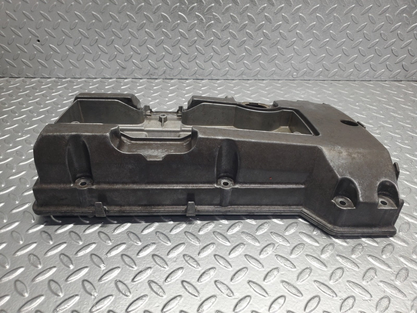 W124 Wagon cylinder head valve cover used OEM
