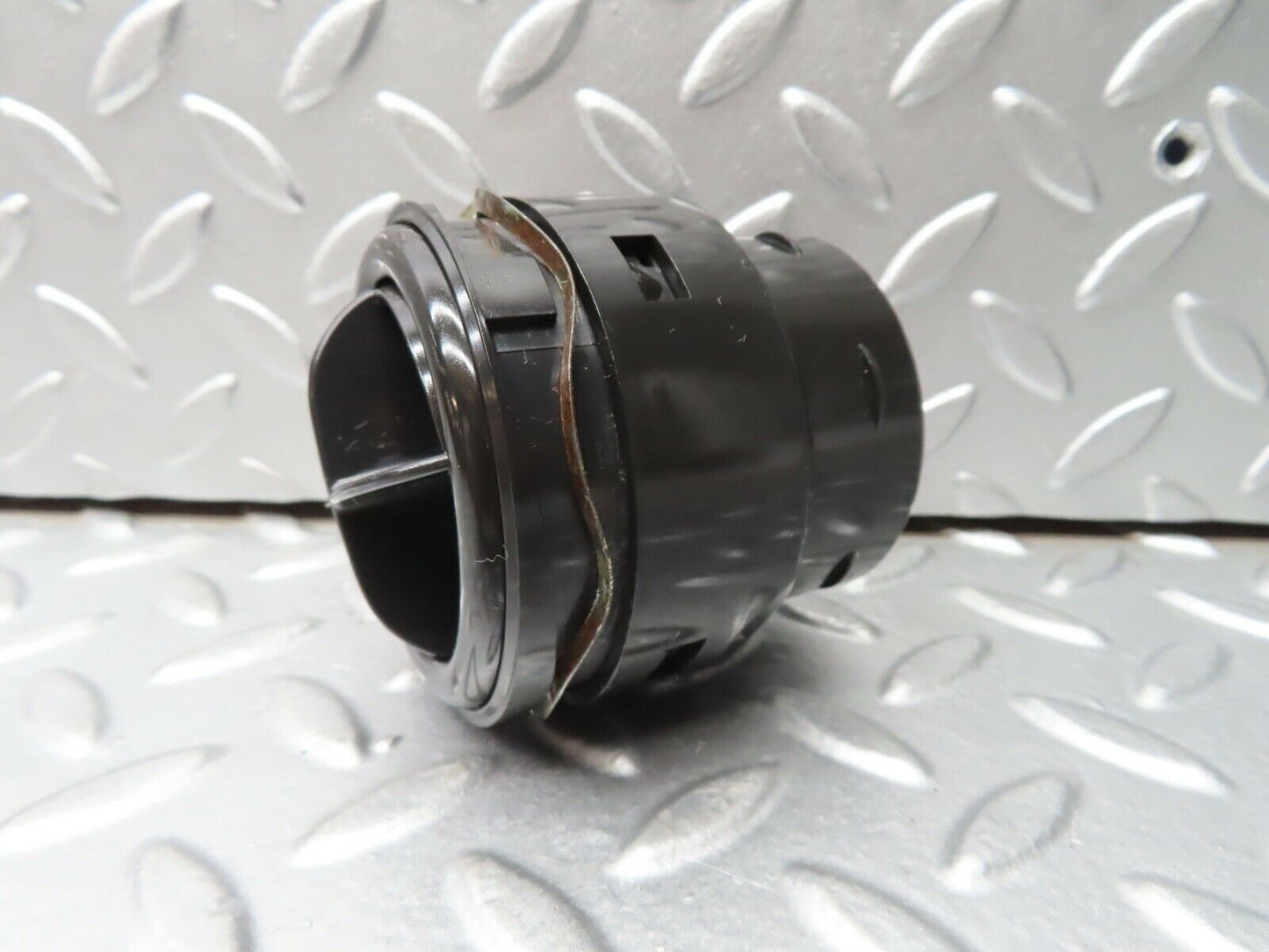 20586 Mercedes-Benz R107 450SL Dashboard  Air Vent