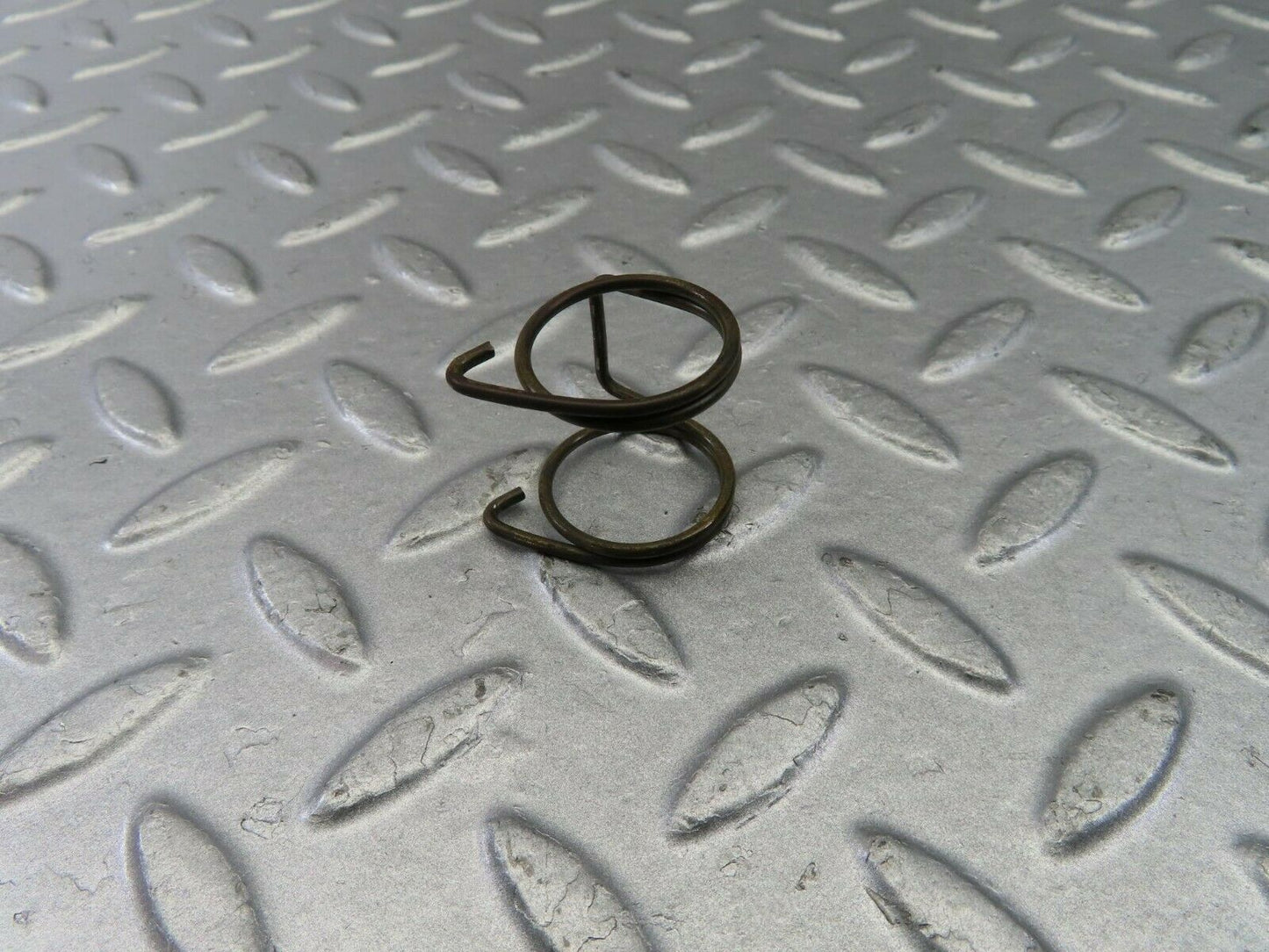 9136 Mercedes-Benz W108 Valve Rocker Arm With Retaining Spring