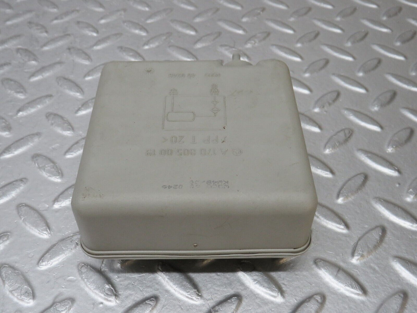 35037 Mercedes-Benz W210 320E Vacuum Reservoir 1708050019