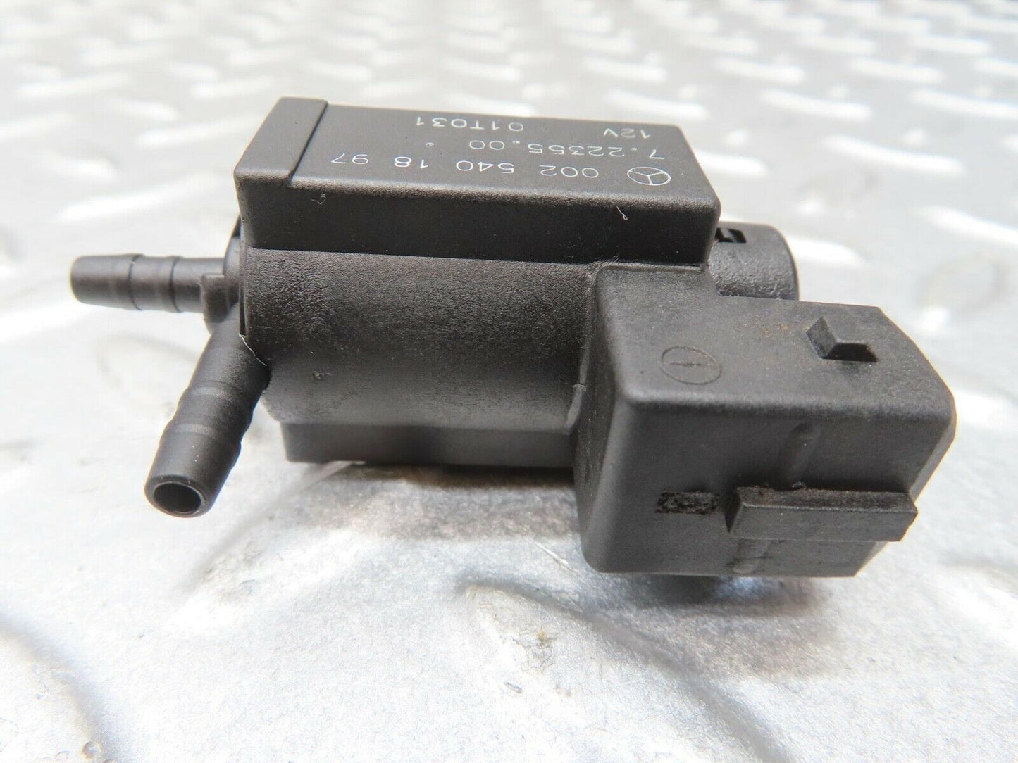 13407 Mercedes-Benz W220 S430 Vacuum Valve Pierburg 0025401897