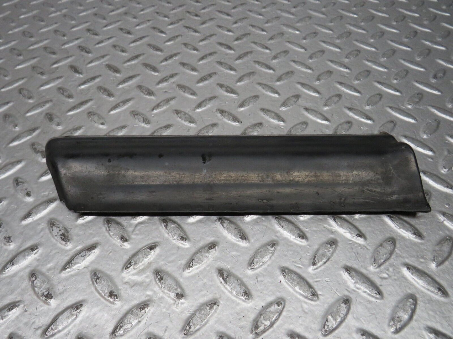 28618 Mercedes-Benz W123 280E Front Left Fender Wing Lower Moulding Trim