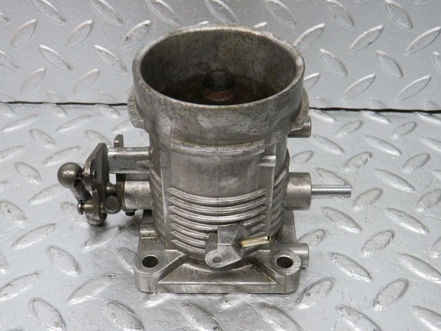 33073 Mercedes-Benz C107 R107 350 V8 Throttle Body Valve