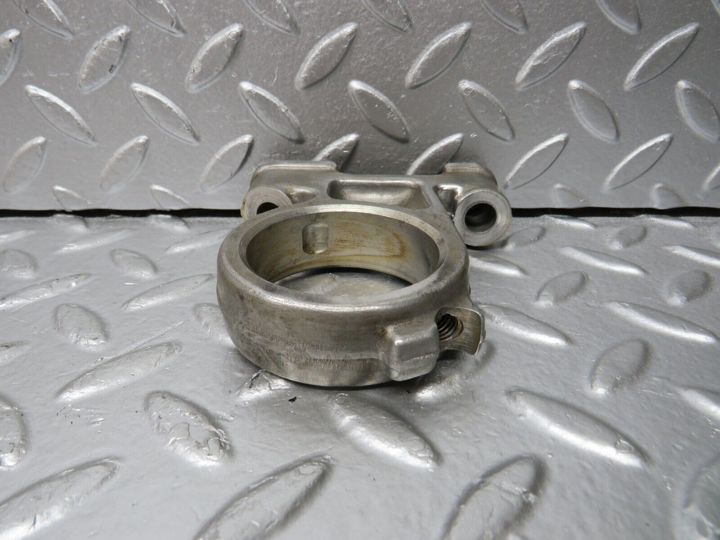 33089 Mercedes-Benz C107 R107 350 V8 Camshaft Tower Bearing 1160512112