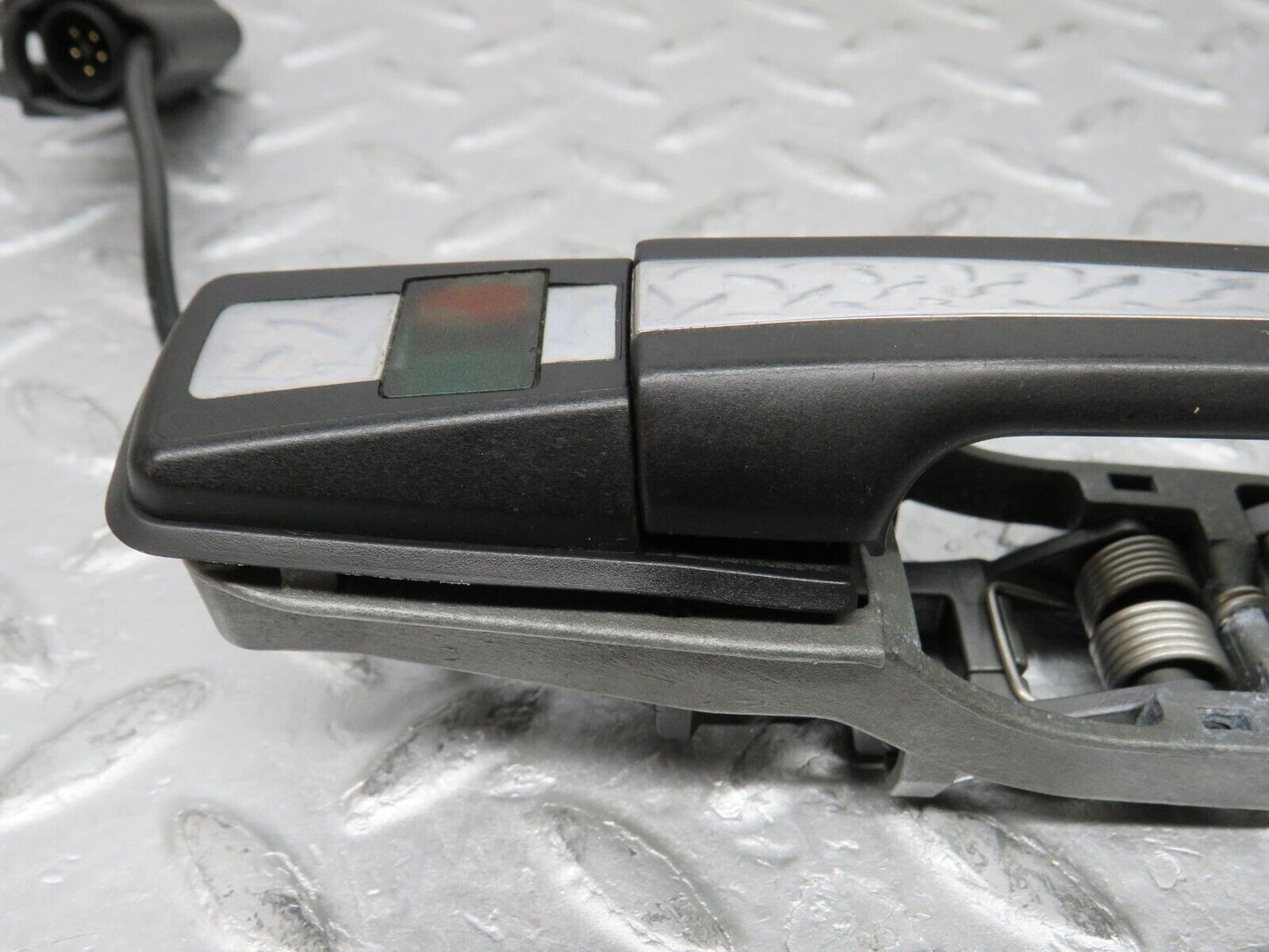 37794 Mercedes-Benz A124 320E Cabriolet Right Exterior Infrared Door Handle