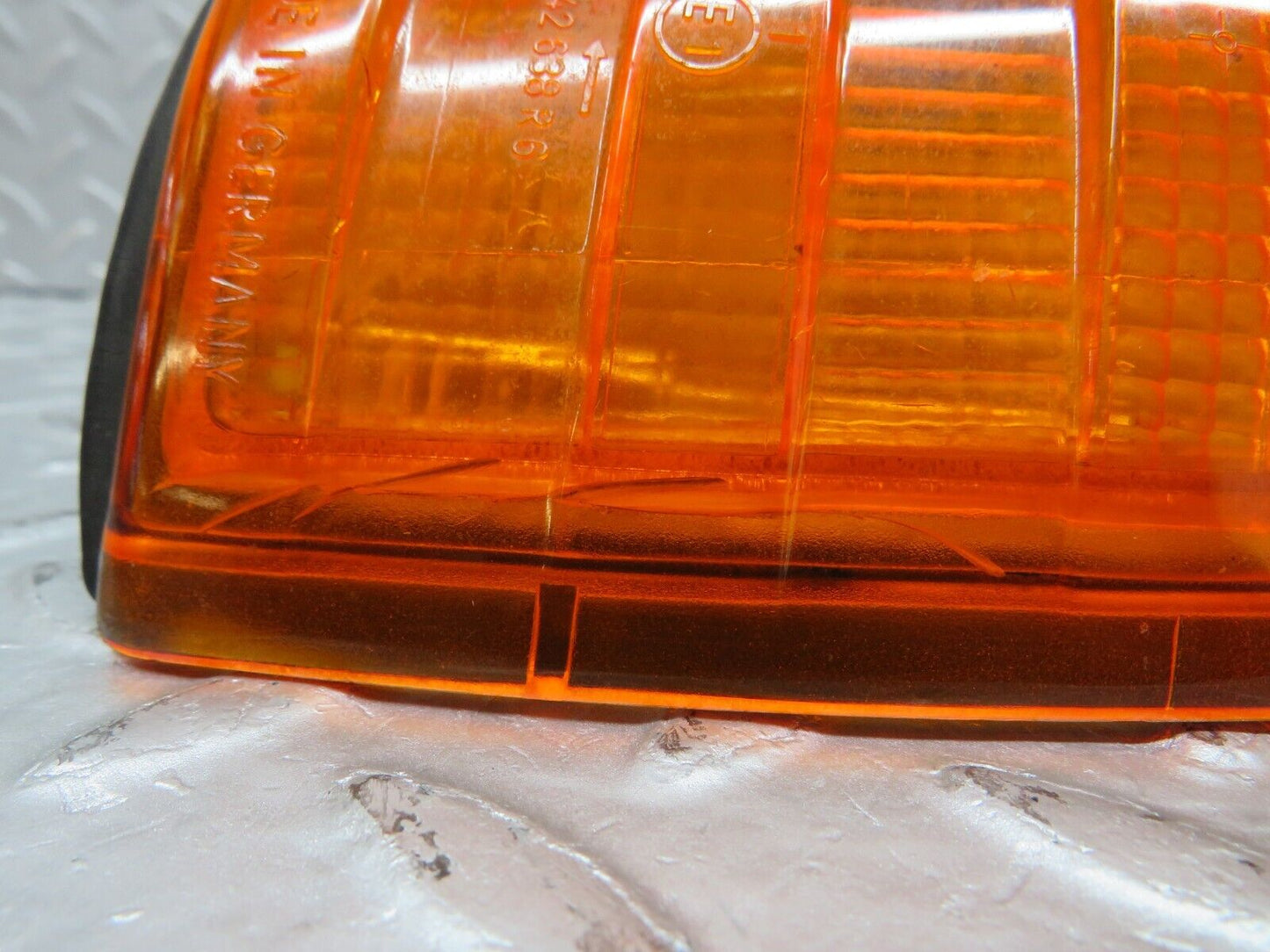 36936 Mercedes-Benz C126 420SEC Coupe Indicator Light Front Right