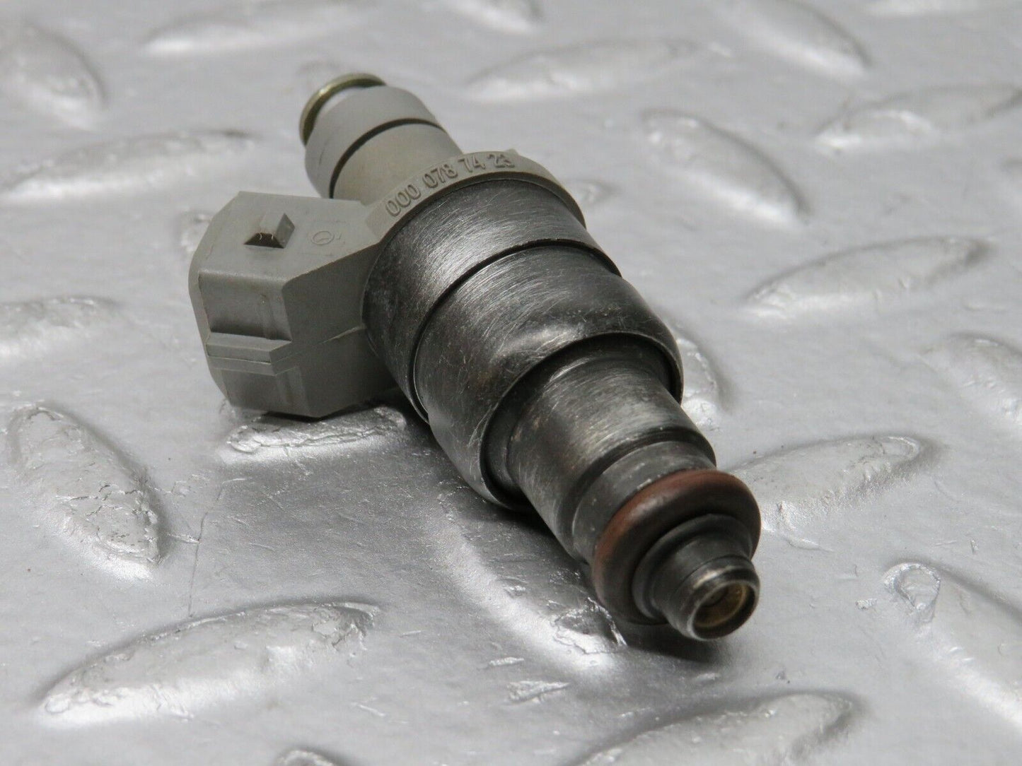 33485 Mercedes-Benz W202 C180 Fuel Injector Siemens 0000787423