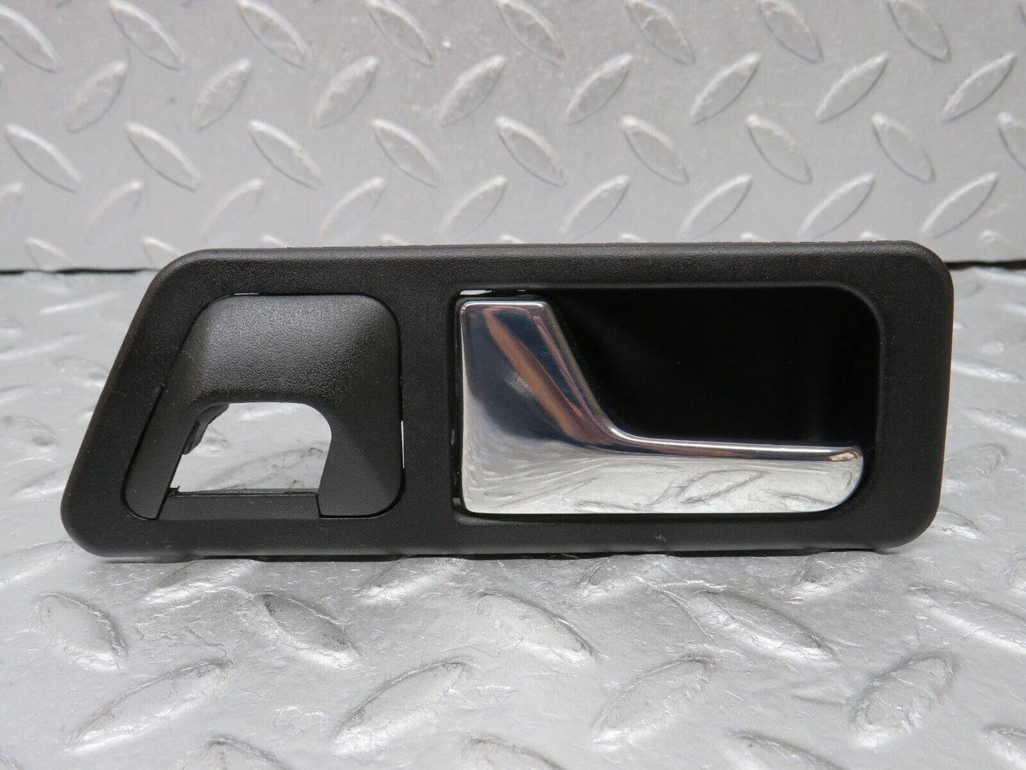36620 Mercedes-Benz W201 190E 2.0L Left Interior Door Handle 2017660164