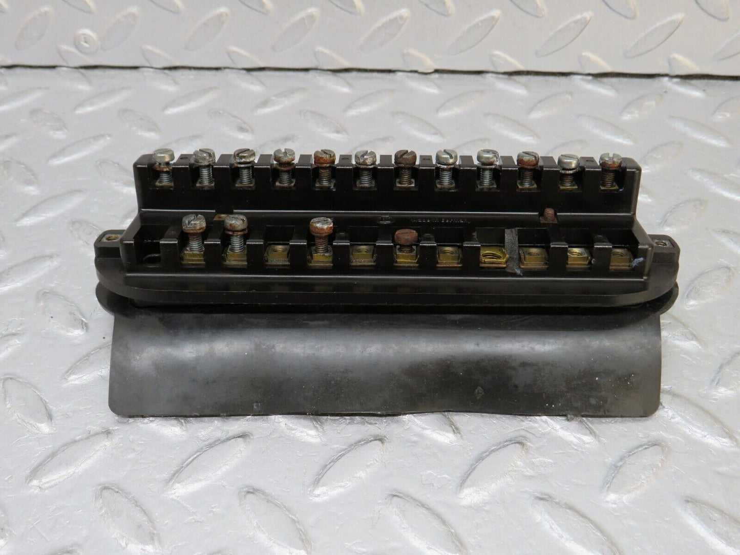 37449 Mercedes-Benz W109 300SEL Fuse Box 1085400150