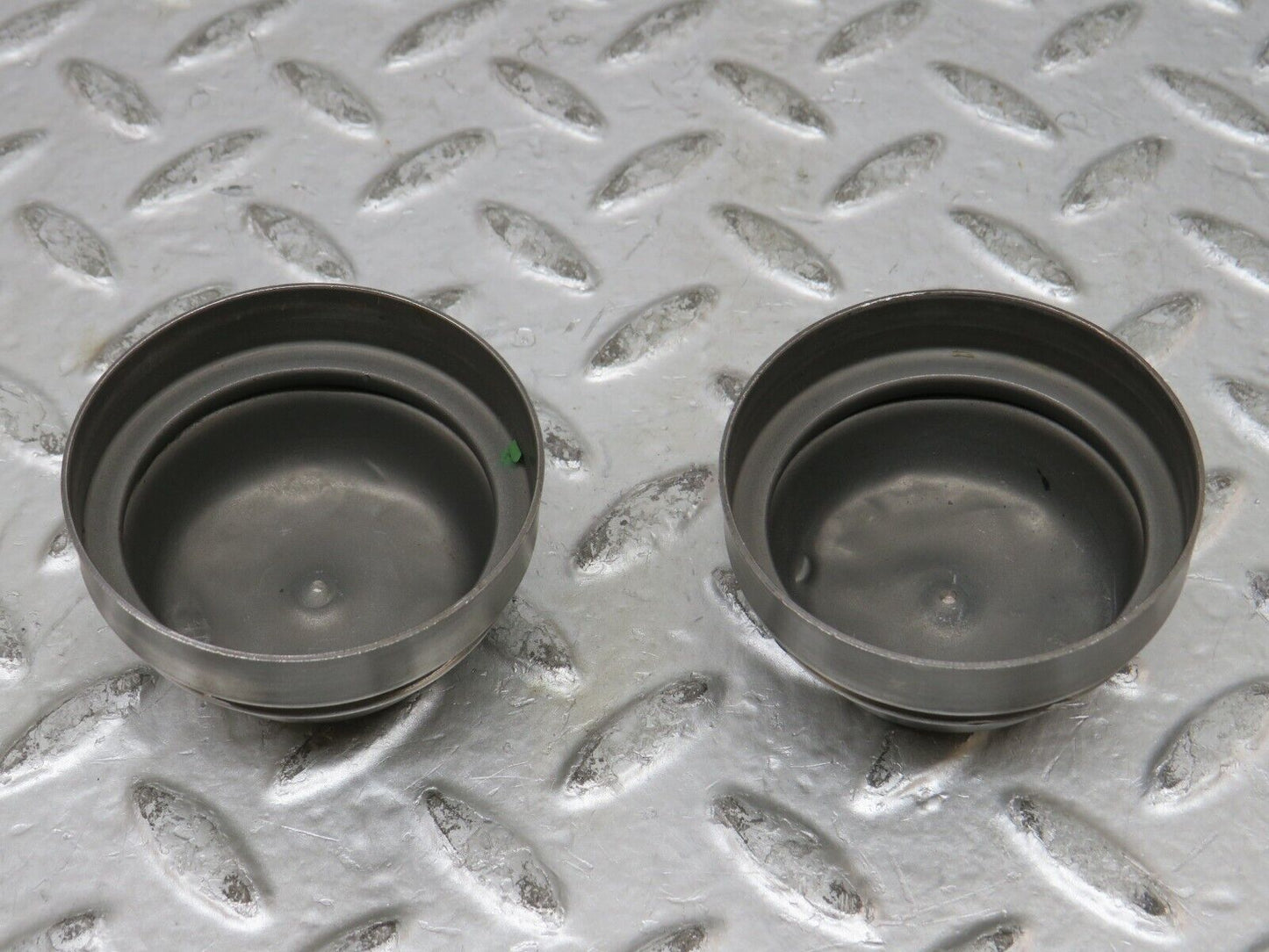 27406 Mercedes-Benz W123 280E Wheel Hub Locking Cap