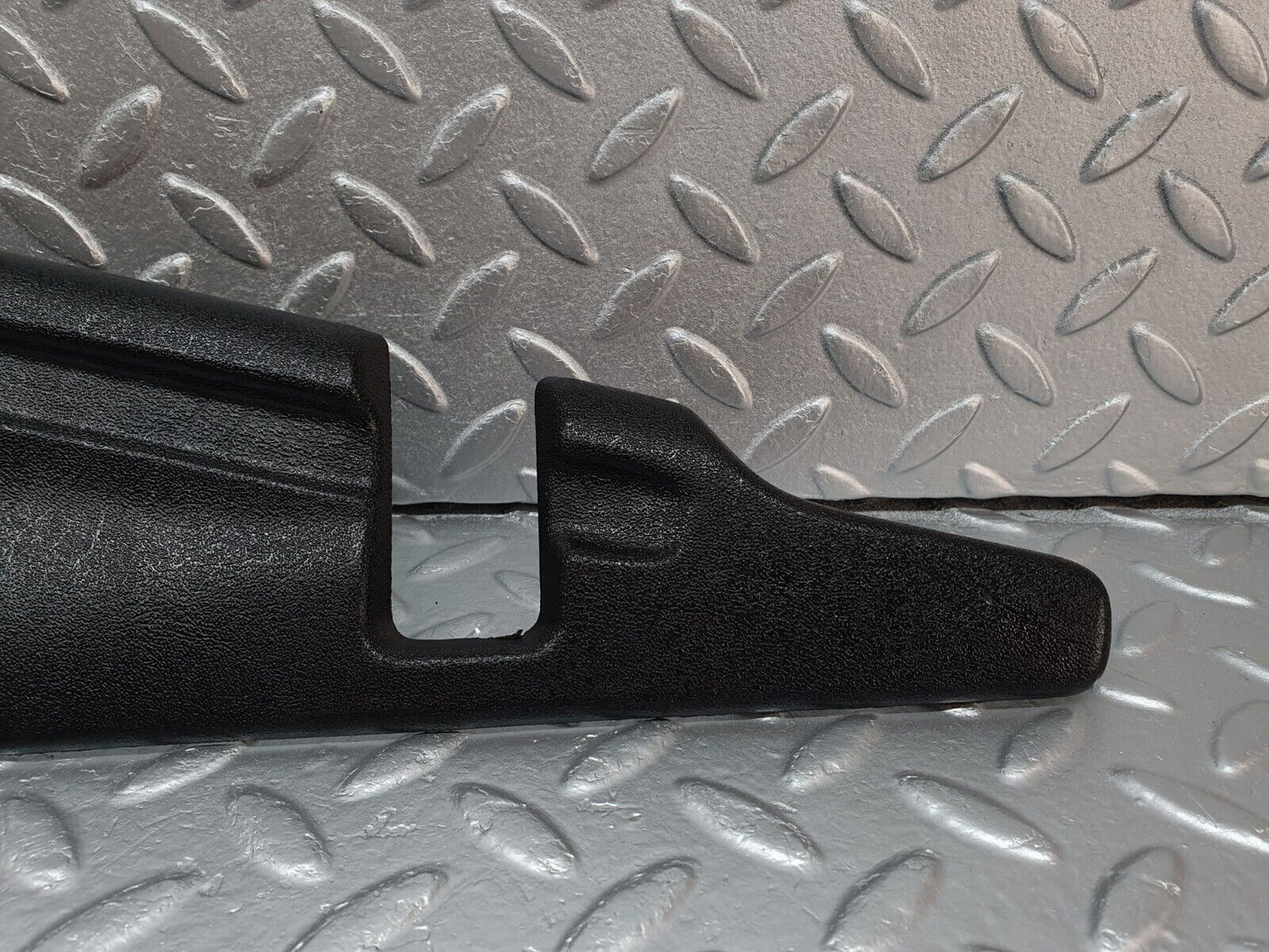 40788 Mercedes-Benz W123 300D Front Right Seat Cover Trim Black 1239100618