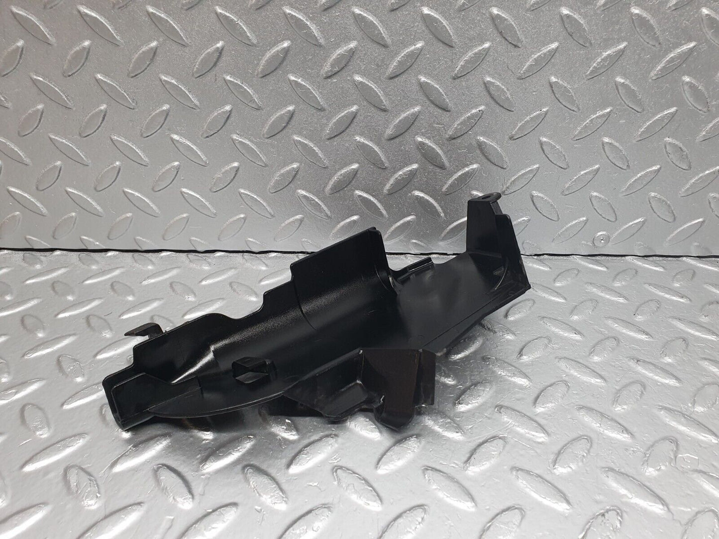 40906 Mercedes-Benz W126 300SE Front Left Door Lock Inner Cover 1267230308