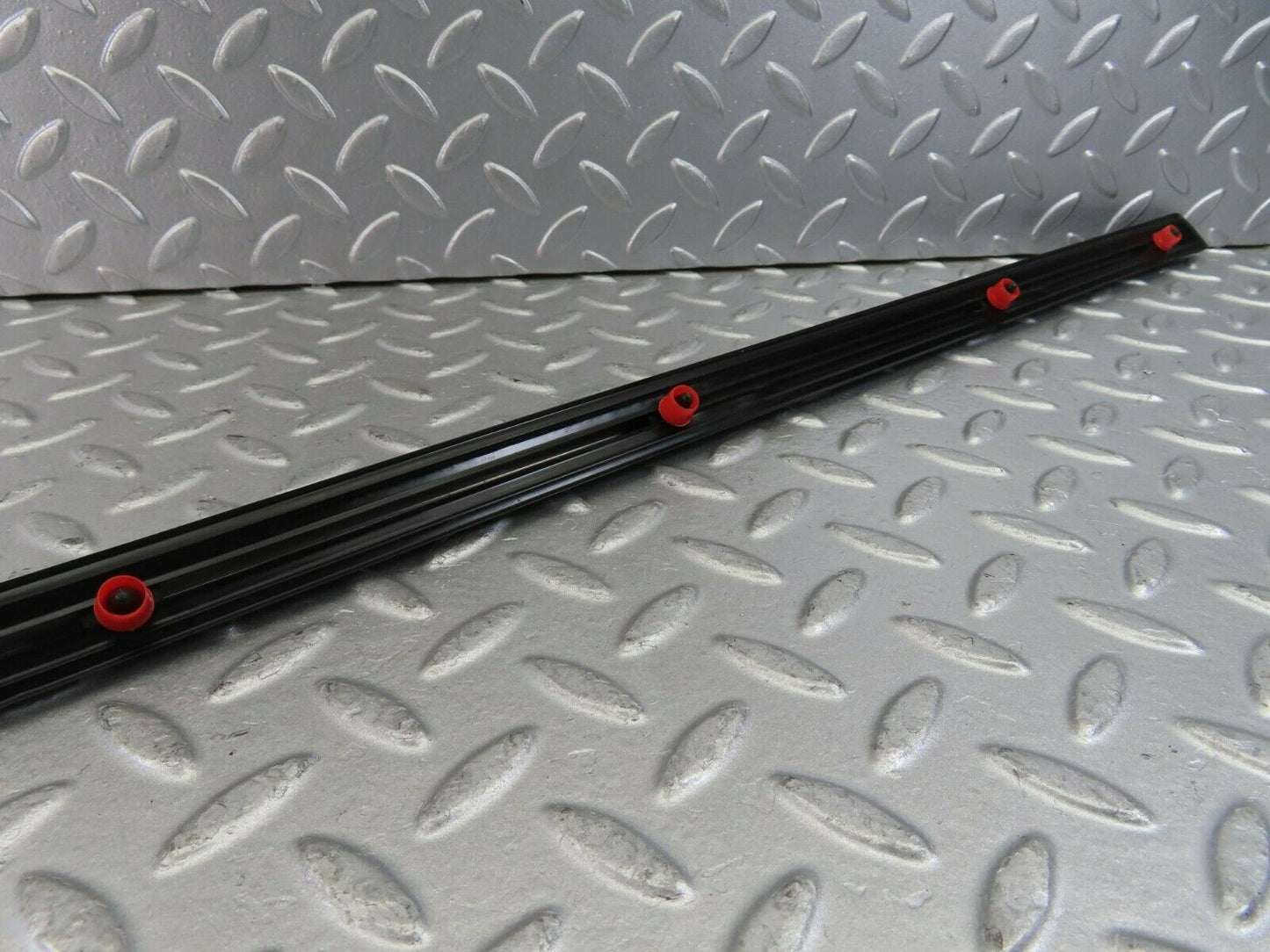 10248 Mercedes-Benz W123 Rear Left Door Centre Moulding Trim
