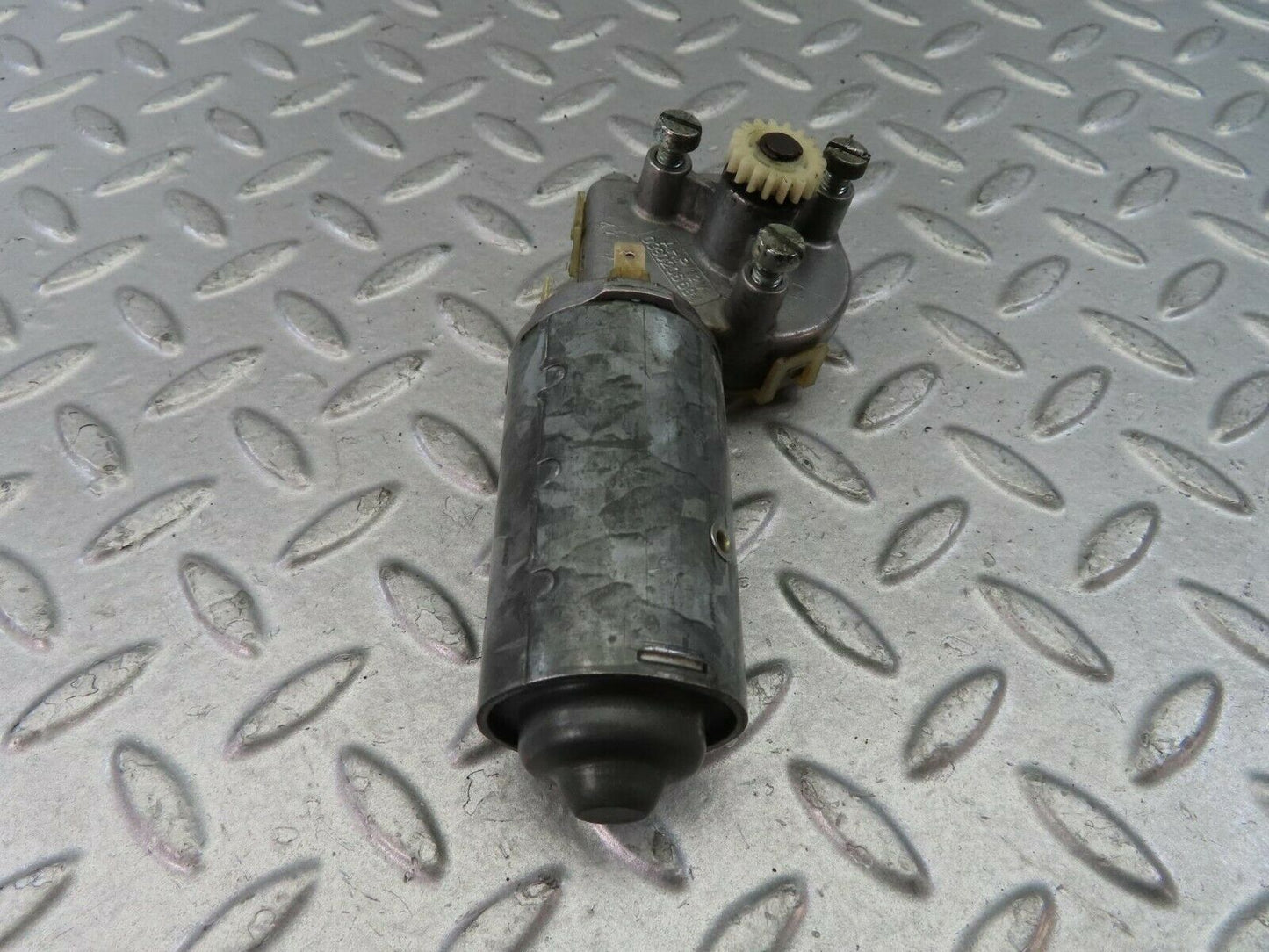 9245 Mercedes-Benz C124 300CE Coupe Seat Belt Motor Right 0390206694