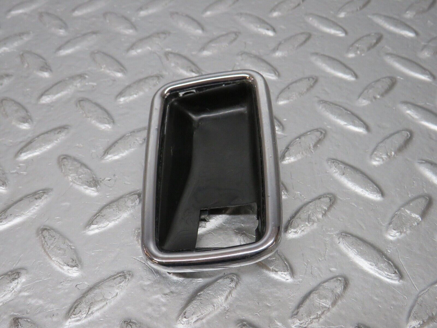 31006 Mercedes-Benz W123 230E Chrome Frame For Door Opener Left 1087660511