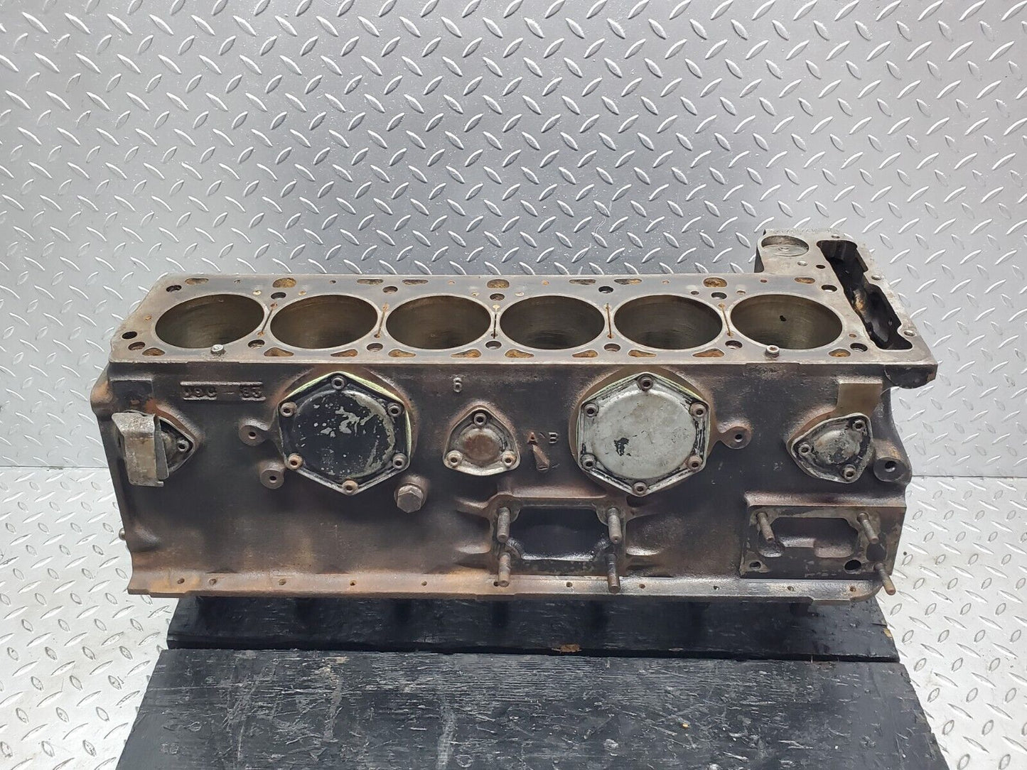 44551 Mercedes-Benz W123 280E Engine Block M110.988