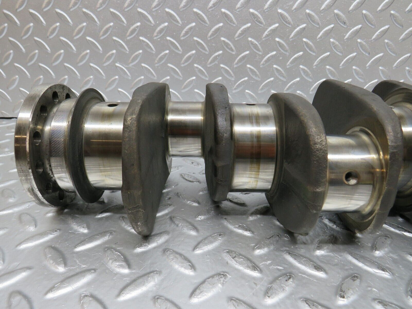 31137 Mercedes-Benz W123 200D Crankshaft 61516
