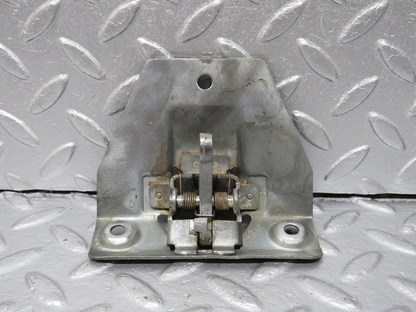 40017 Mercedes-Benz R107 350SL Coupe Trunk Boot Lock Latch 1137500285