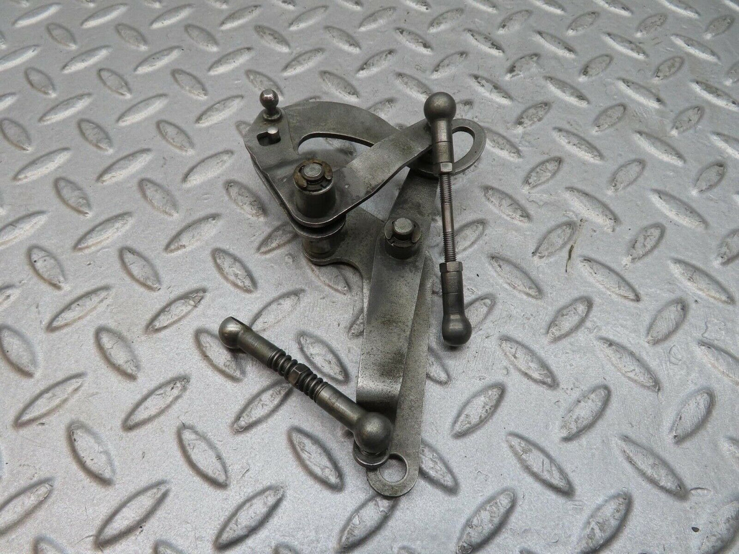 12470 Mercedes-Benz W108 280SE 3.5 Throttle Linkage