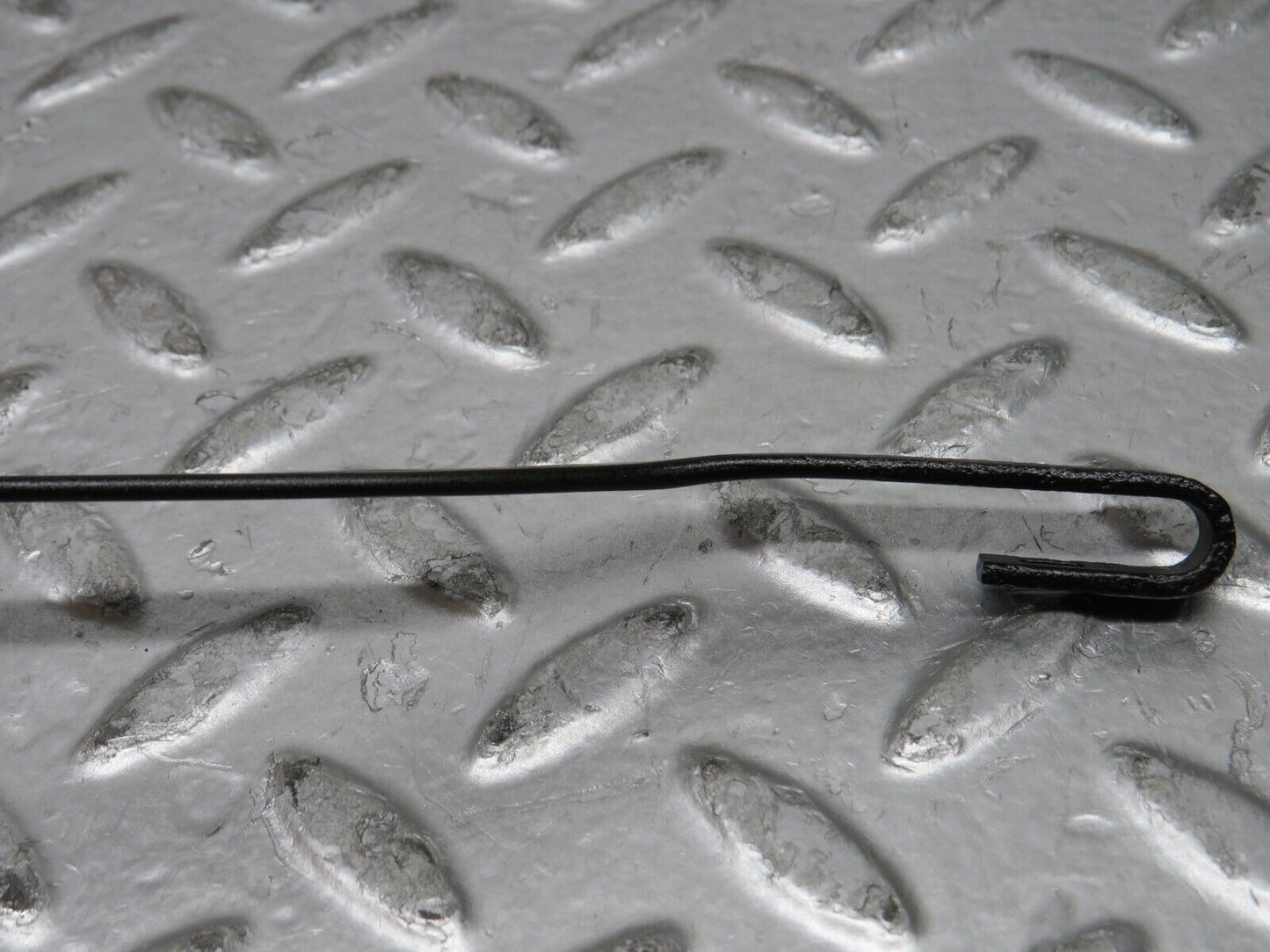 28769 Mercedes-Benz W123 230E Wiper Arm Bosch Left Side