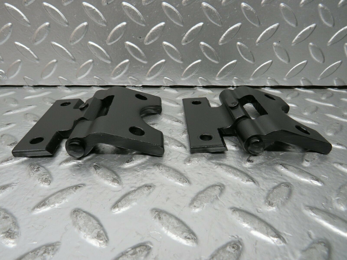 23376 Mercedes-Benz W116 350SE Right Door Hinges Pair