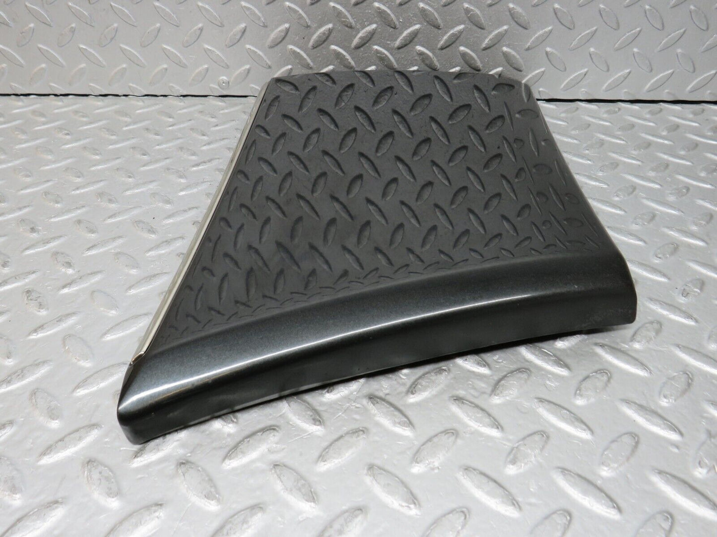 37832 Mercedes-Benz A124 320E Cabriolet Front Left Fender Moulding Trim 1246903540
