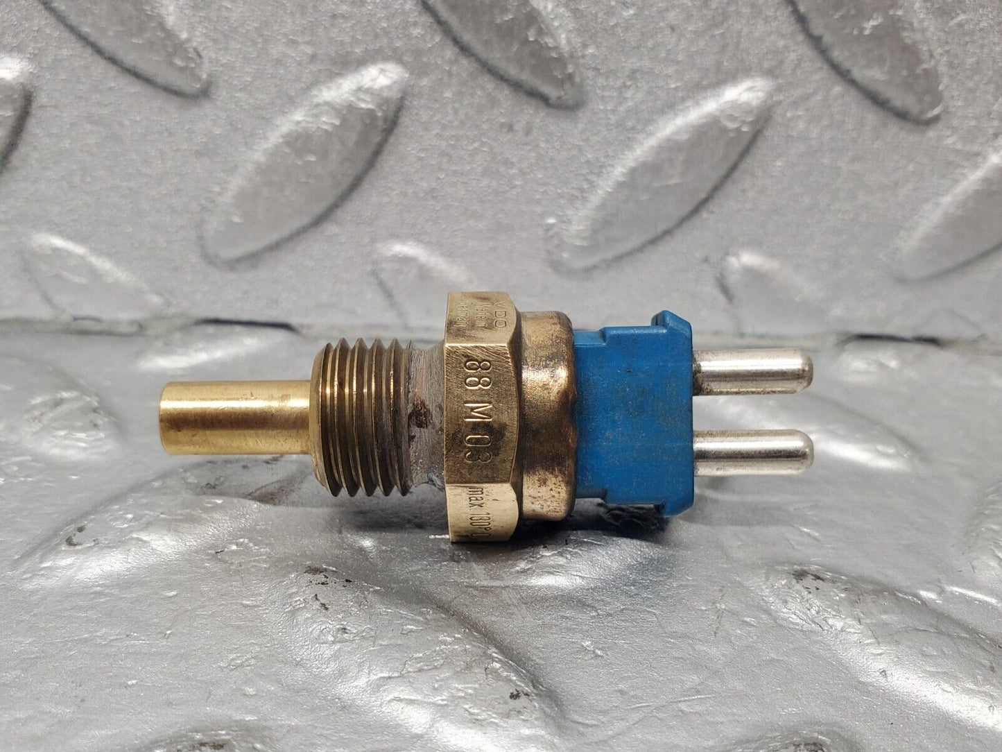 46047 Mercedes-Benz W126 420SE Coolant Temperature Sensor VDO 0085424517