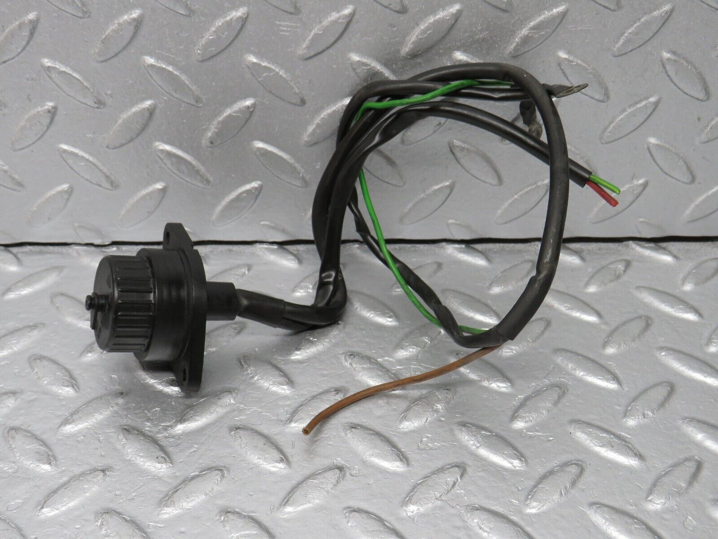 39099 Mercedes-Benz R107 500SL Diagnostic Connector 1235450026 1235450003 1075404808